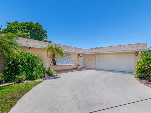 10 Chapel Court, Tequesta, FL 33469