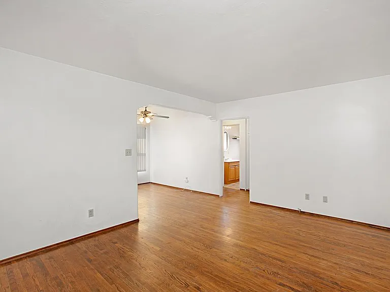 3004 Fairmount Ave — Photo 4