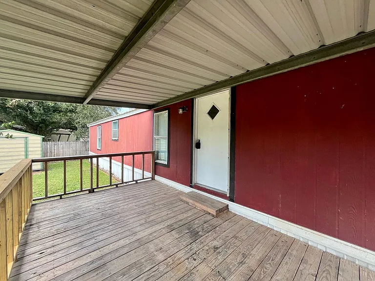 540 Guillot Rd #E — Photo 2