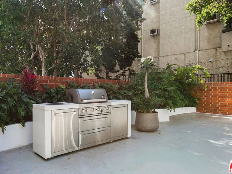 7135 Hollywood Blvd #903 — Photo 33