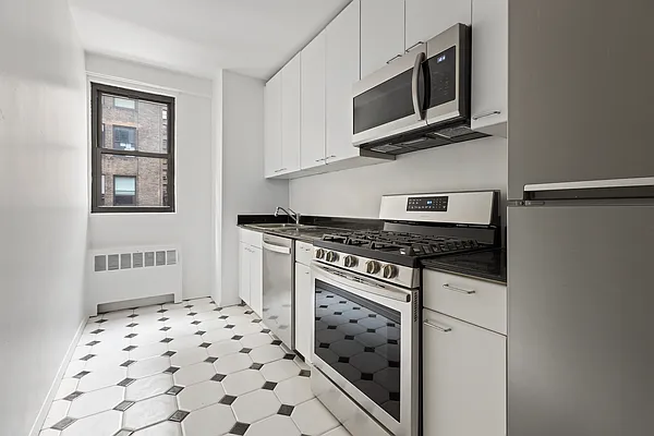 Rented by Compass | media 9