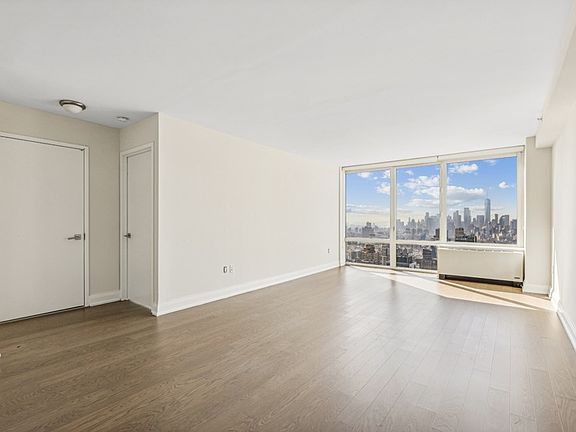 3rd image of 125 W 31st St APT 53G