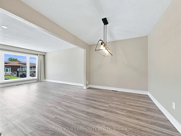 36 Roseville Dr #UPPER — Photo 9