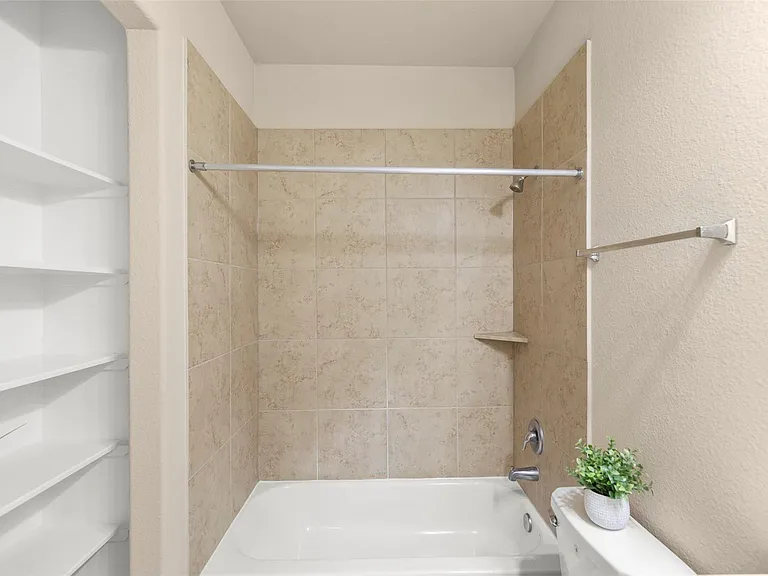 15714 Highlands Cove Dr — Photo 12