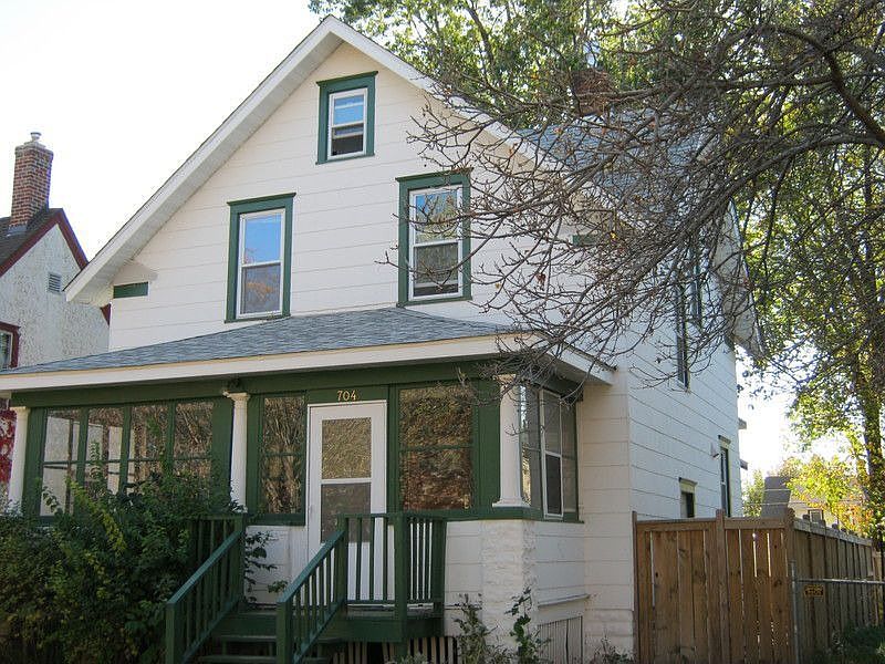 1st image of 704 Simon Ave