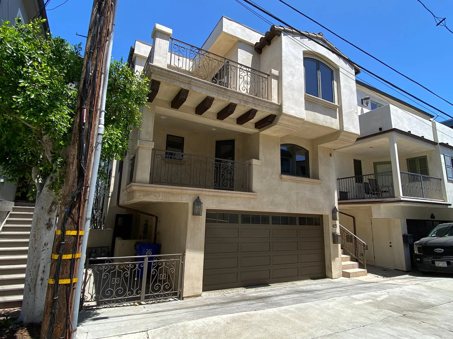 3 bed, 3.5 bath, 1730 sqft, $8,499 — Photo 2