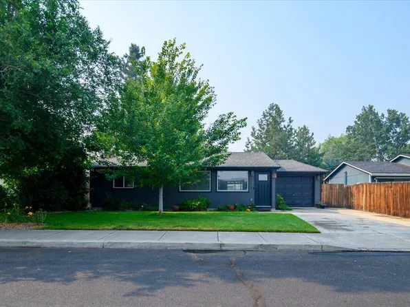 3146 SW Pumice Pl, Redmond, OR 97756