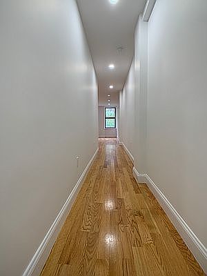 5th image of 229 W 109th St APT 42