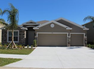 636 Neptune Dr, Groveland, FL 34736