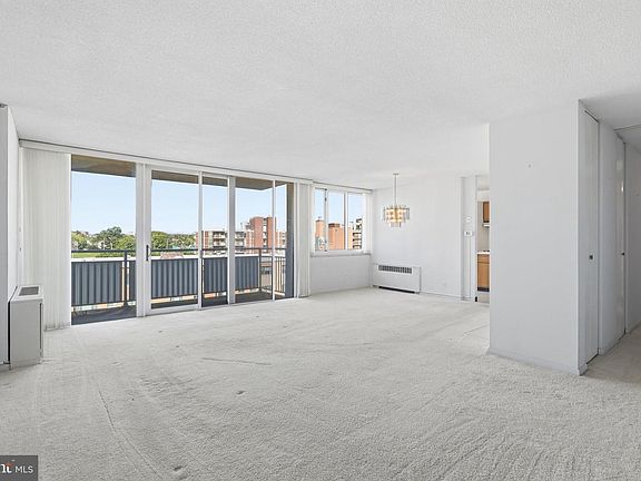 3rd image of 1301 S Arlington Ridge Rd APT 708