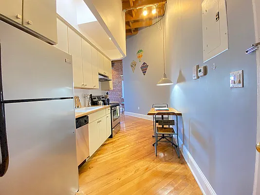 Rented by Dream Space Realty | media 9