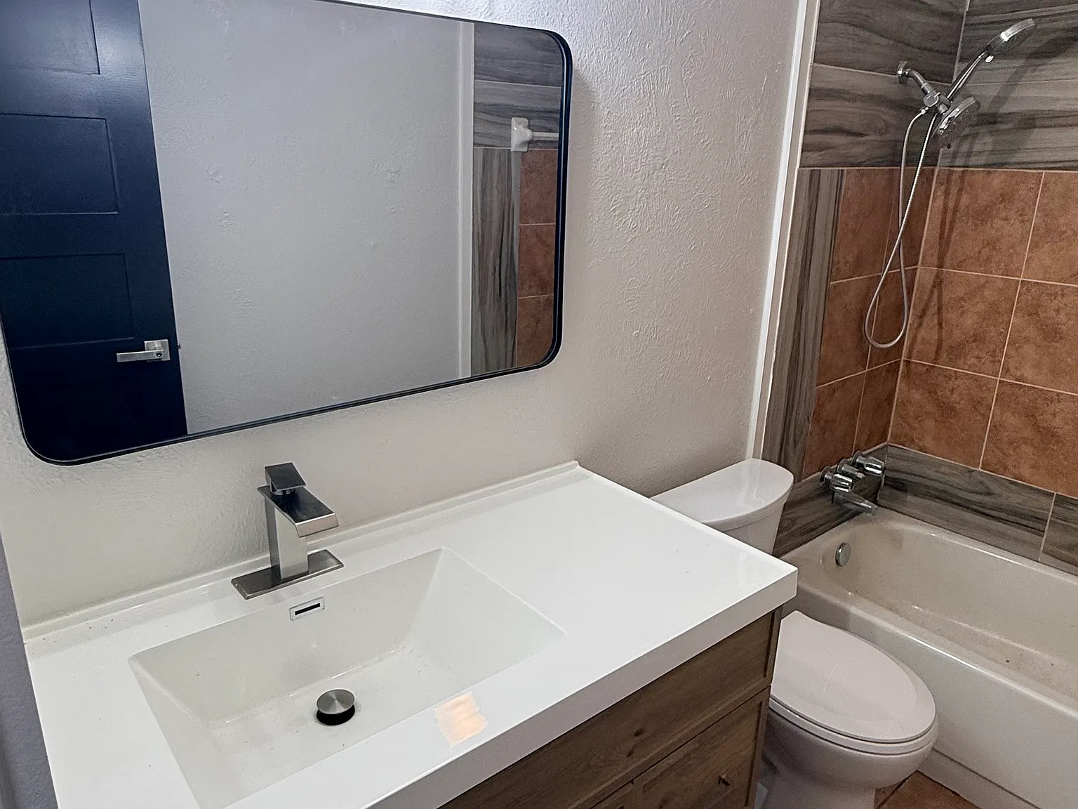 4 bed, 1695 sqft, $2,150 — Photo 2