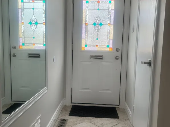 24 King Henrys Blvd, Toronto, ON M1T 2V4