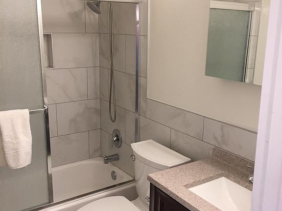 4th image of 444 W Fullerton Pkwy Suite 5