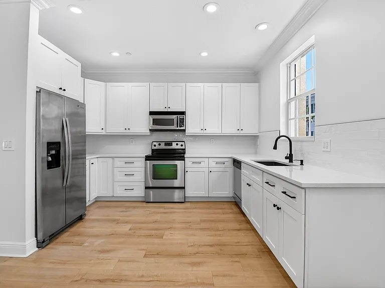 2502 N Dixie Hwy #32 — Photo 21