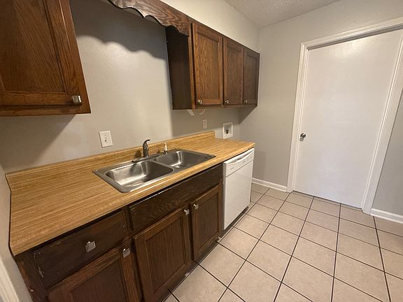 2nd image of 30 Sta Les Cv APT 4