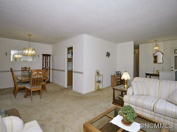 4th image of 500 Oakwilde Dr