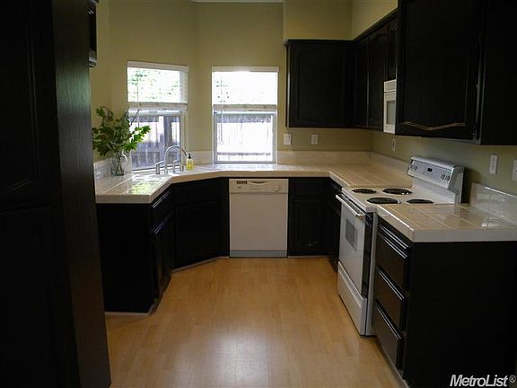 4th image of 107 Lynton Ct