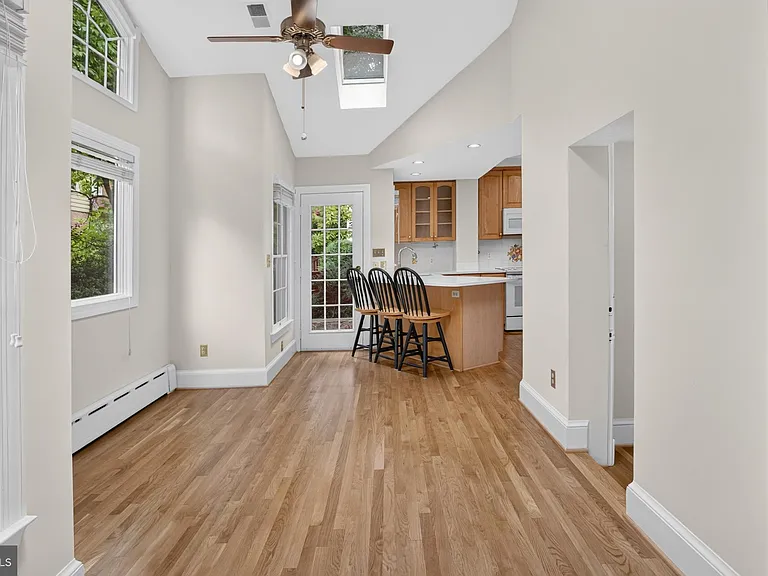 4705 Hunt Ave — Photo 6