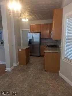 3 bed, 2.5 bath, 1800 sqft, $2,800 — Photo 3