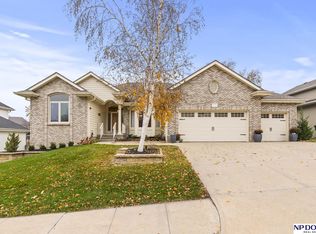 12523 Eagle Run Dr, Omaha, NE 68164