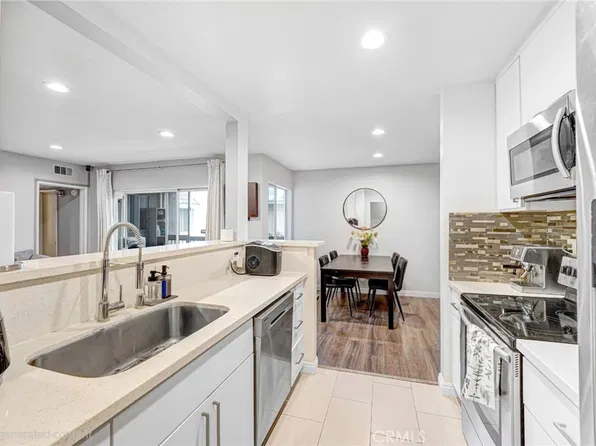 18307 Burbank Blvd Unit 64, Tarzana, CA 91356