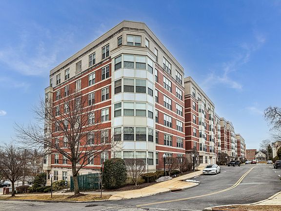 2nd image of 300 Mamaroneck Ave Floor 4