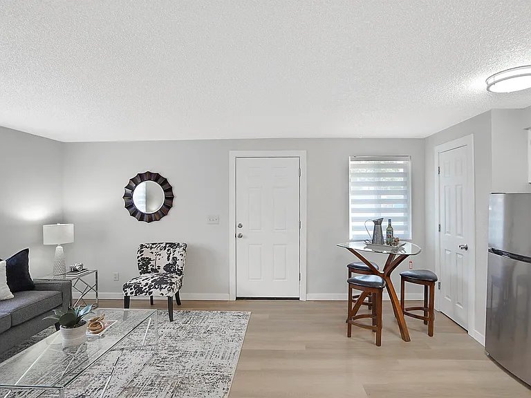 2339 Lee St SE — Photo 10