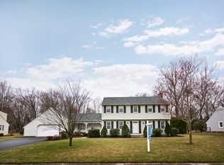 272 Captain Rd, Longmeadow, MA 01106