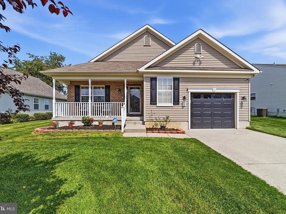 1st image of 22 Bear Creek Dr