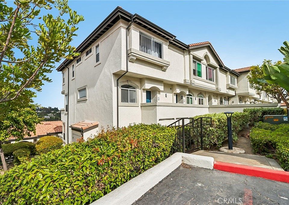 1st image of 30902 Clubhouse Dr Unit 17C
