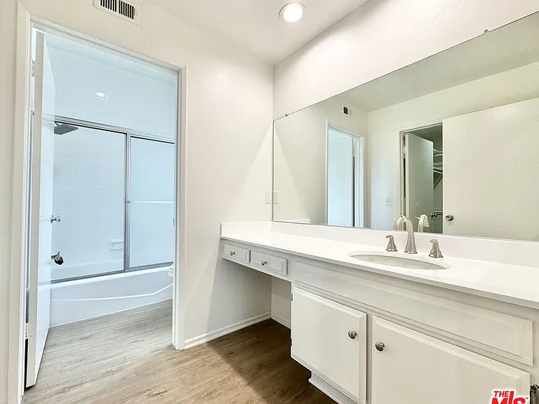 12235 Magnolia Blvd #306 — Photo 7