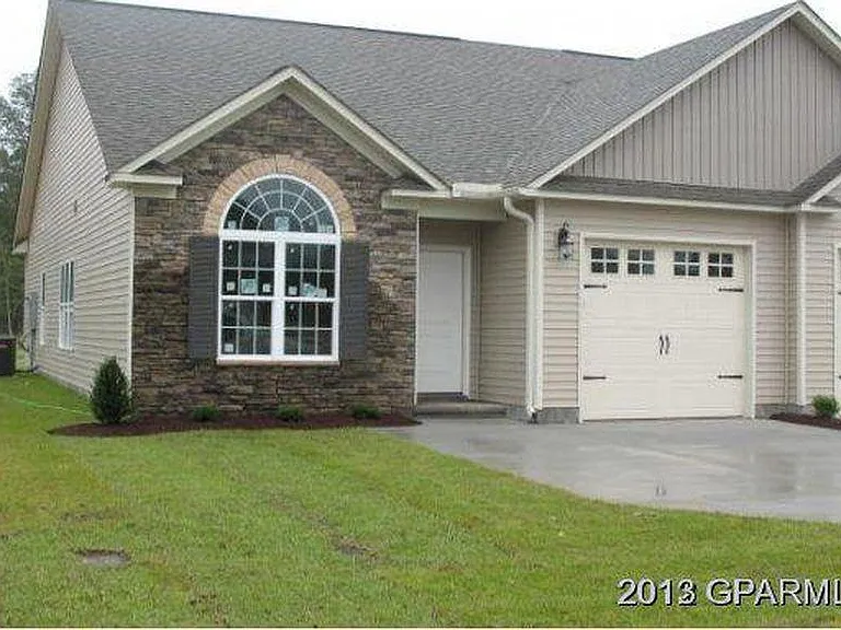 3921 Nantucket Rd #A — Photo 1