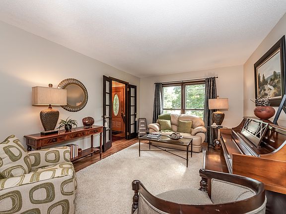 4th image of 7320 Apple Creek Dr