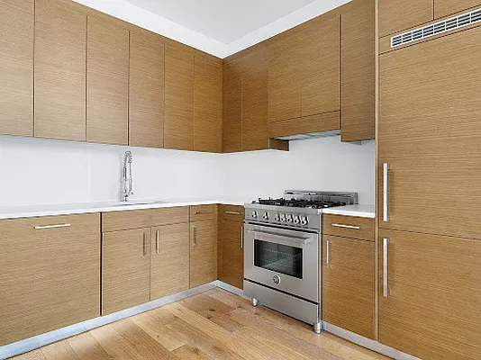 Rented by Winzone Realty Inc | media 5