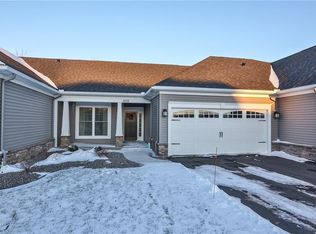 1035 Pathway Ln, Webster, NY 14580