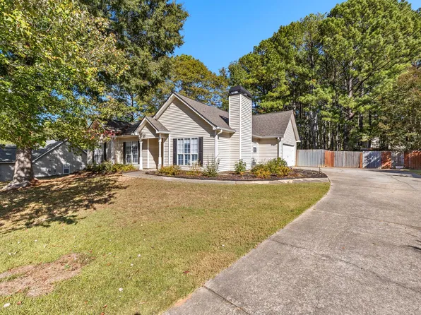 185 Orchard Vw, Fayetteville, GA 30215