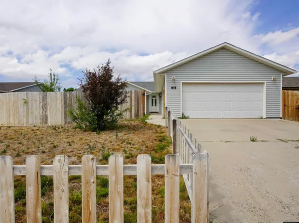 118 Bow St, Douglas, WY 82633