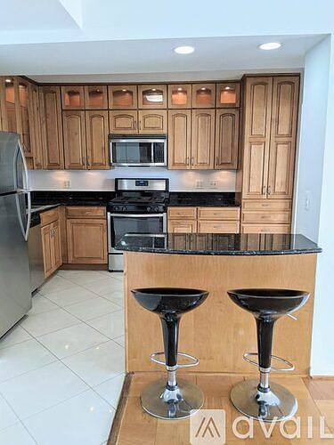 1st image of 4 Monroe Pl #1204