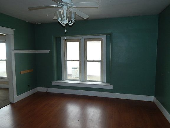 3rd image of 103 E Finley St