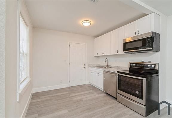 2nd image of 2970 W 15th St
