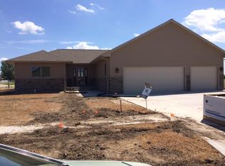 5012 Jordan Way, Hastings, NE 68901