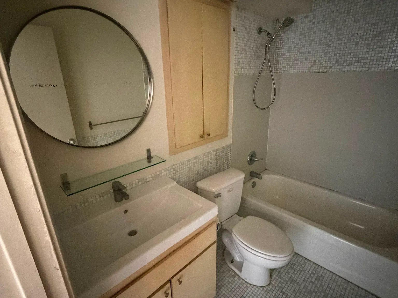 4 bed, $1,000 — Photo 2