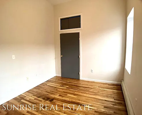 Rented by Sunrise Real Estate | media 25