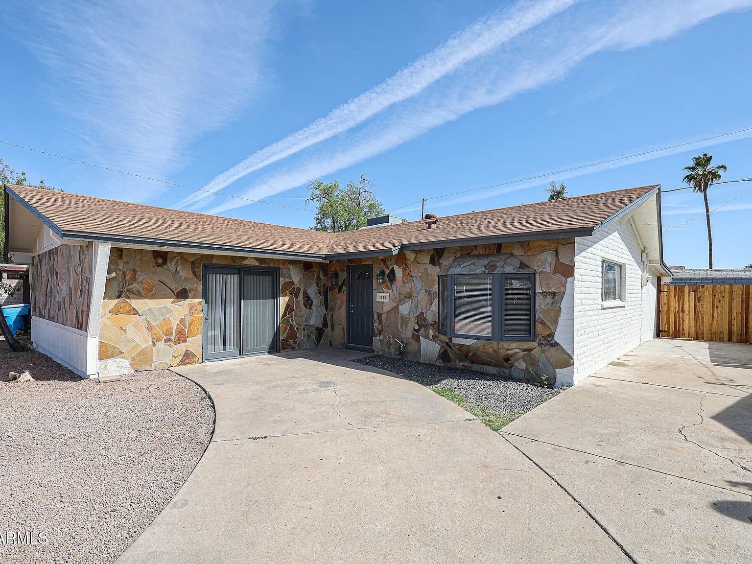3 bed, 2.0 bath, 1476 sqft, $2,199 — Photo 2