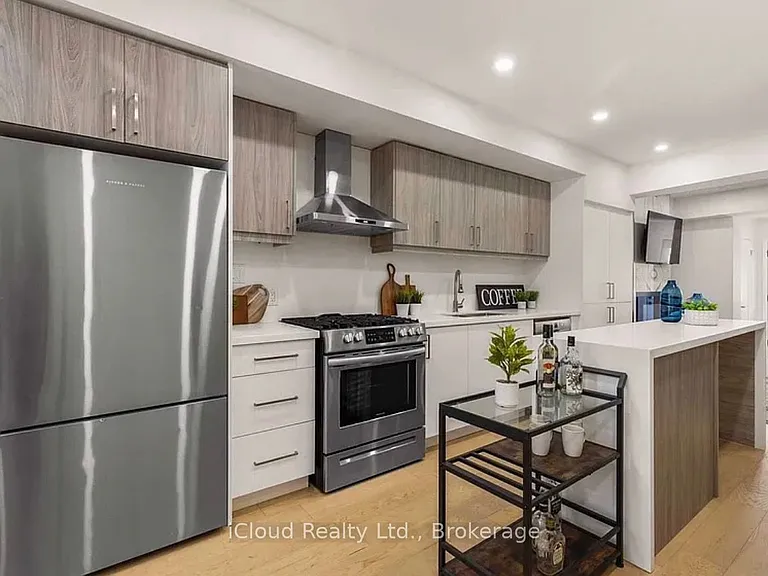 386 Coxwell Ave — Photo 11