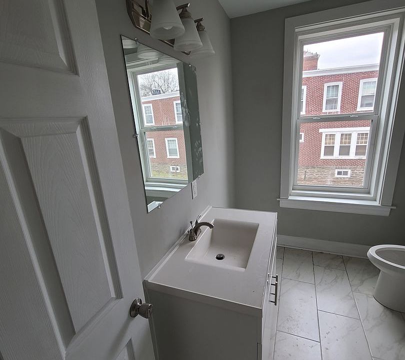 2nd image of 5524 Pulaski Ave #12