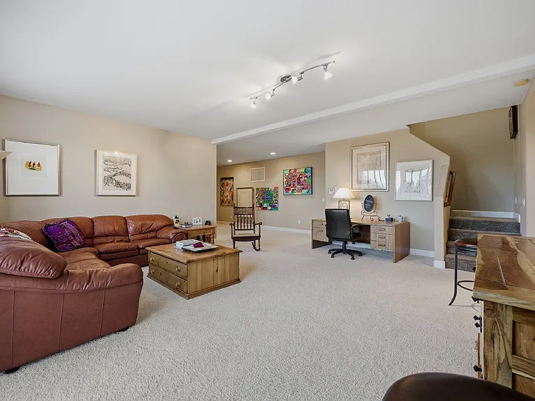 5940 Cour Saint Michelle — Photo 31