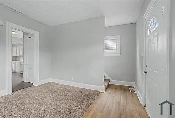 2600 Wayne Ave — Photo 6