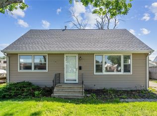 827 18th St SW, Cedar Rapids, IA 52404
